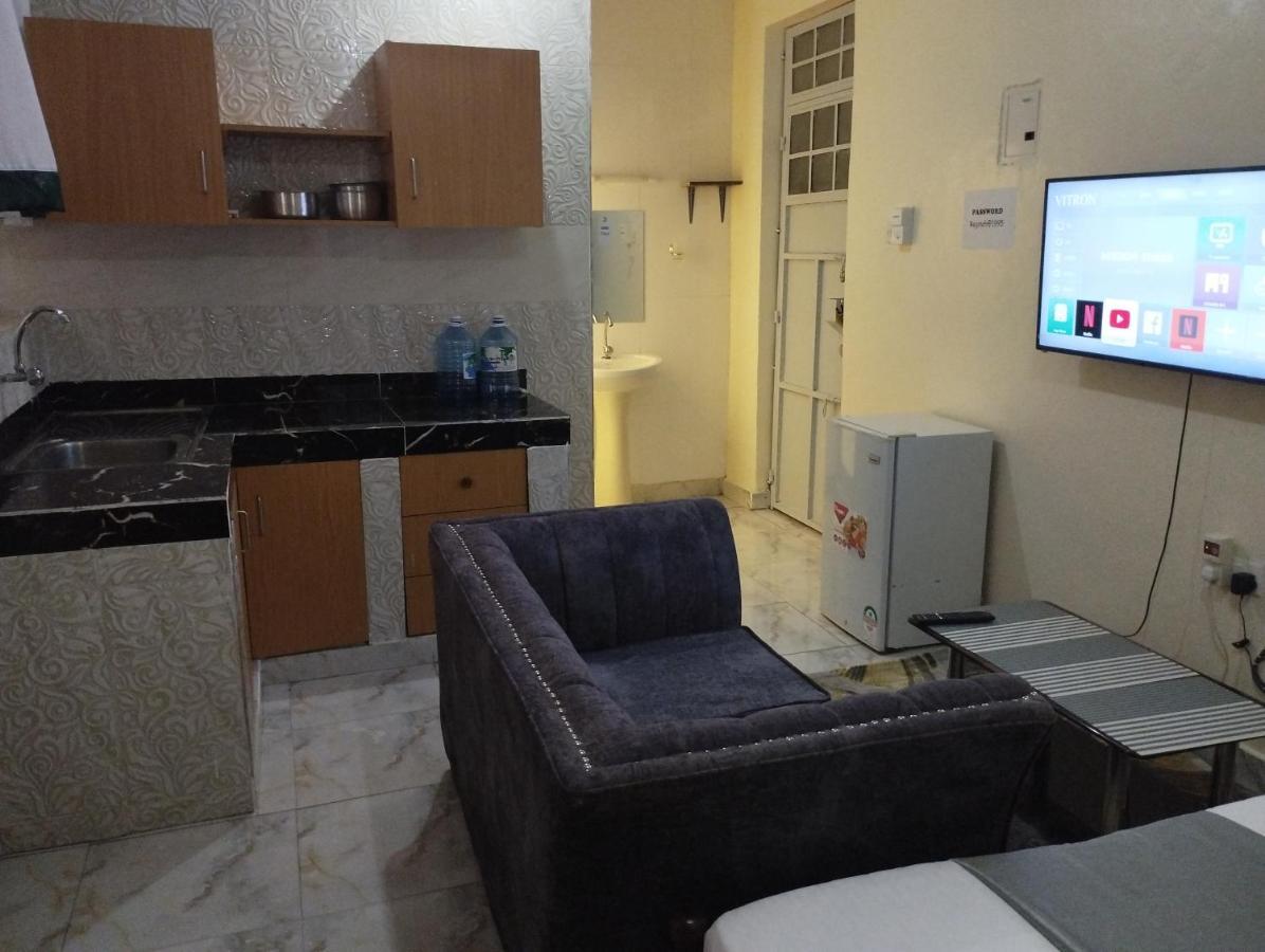 Bed and Breakfast Divine Studio Mombasa Exterior foto